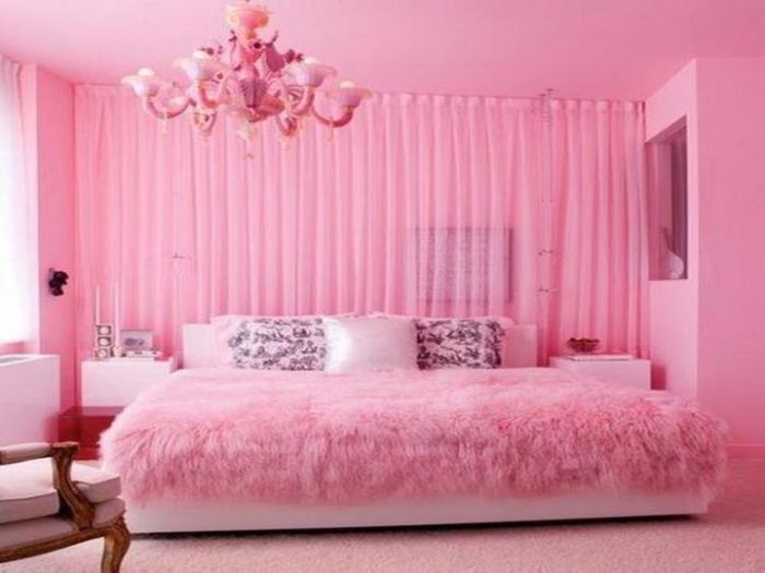 How to decorate a pink room