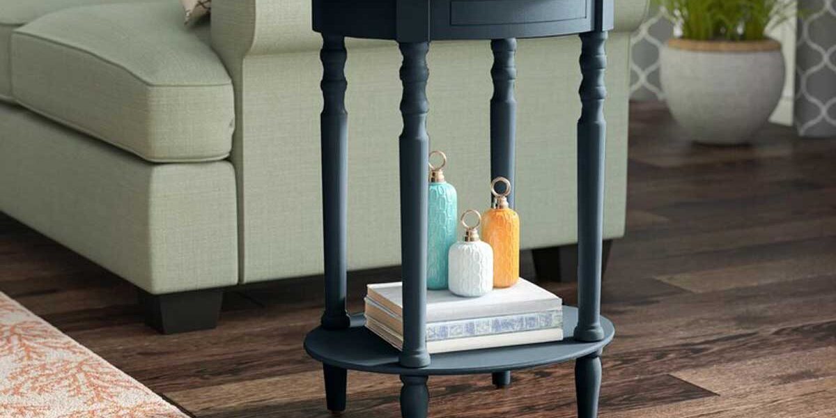 How to decorate a living room end table